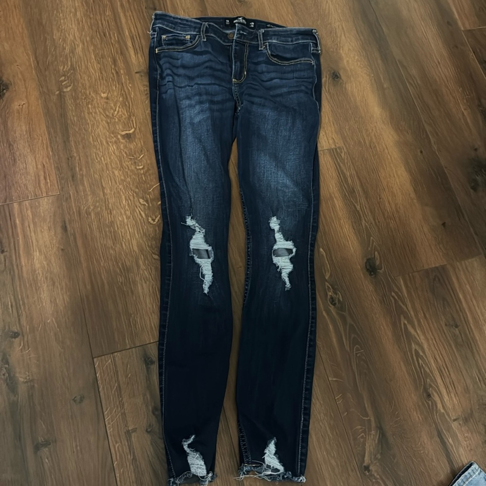 Dark wash hollister jeans with tears